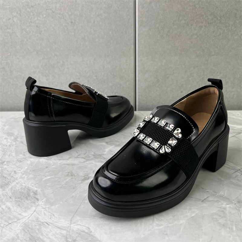 粗跟英伦单鞋简约金属扣粗跟鞋女鞋英伦风皮鞋休闲黑色直播链接