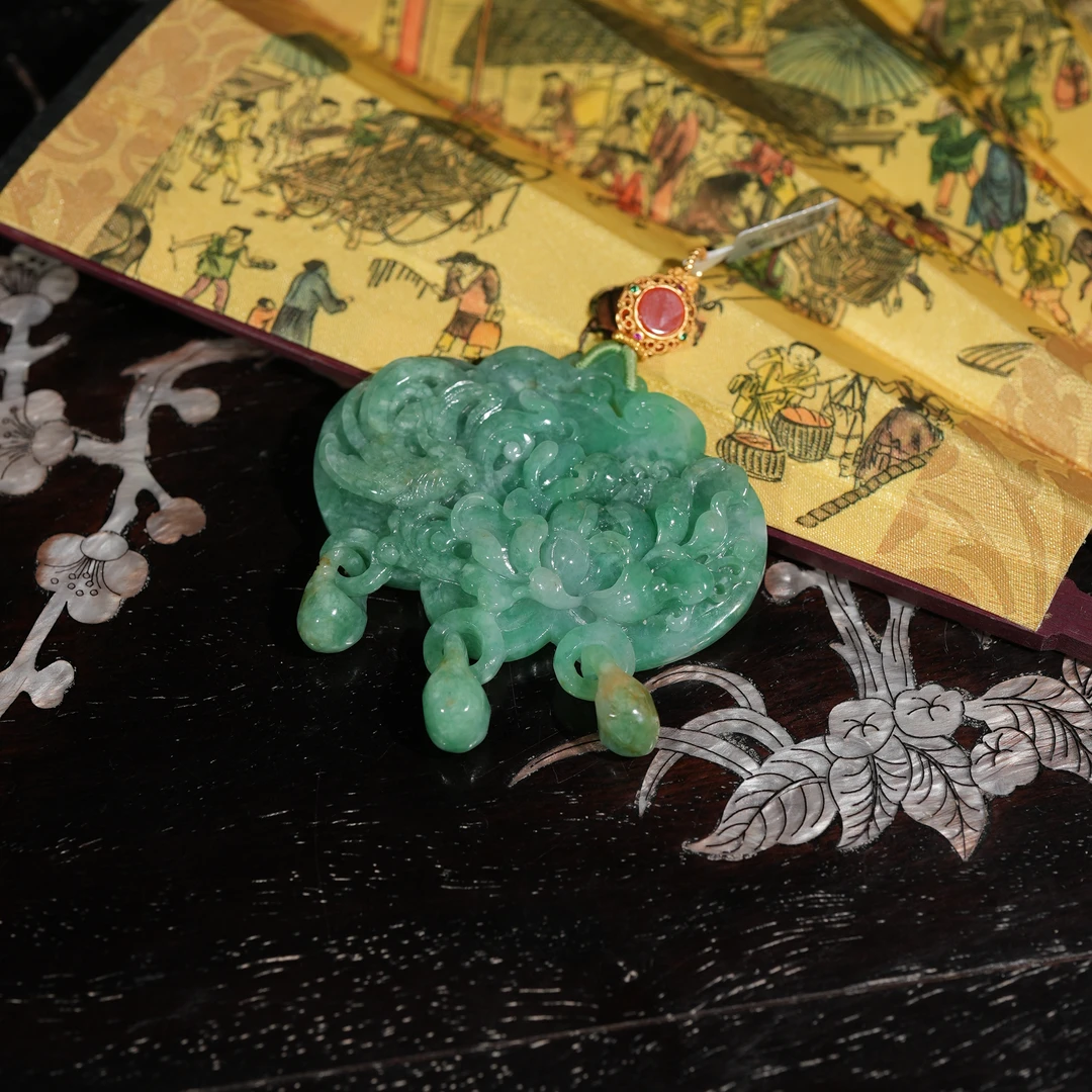 2.6香港王老板-翡翠镶嵌吊坠kb77