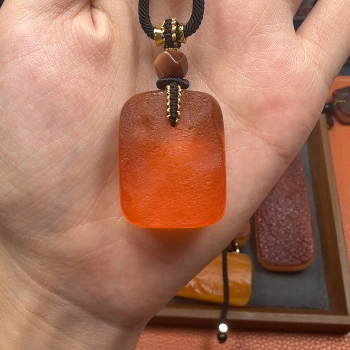 蜜蜡未镶嵌吊坠(赠链)