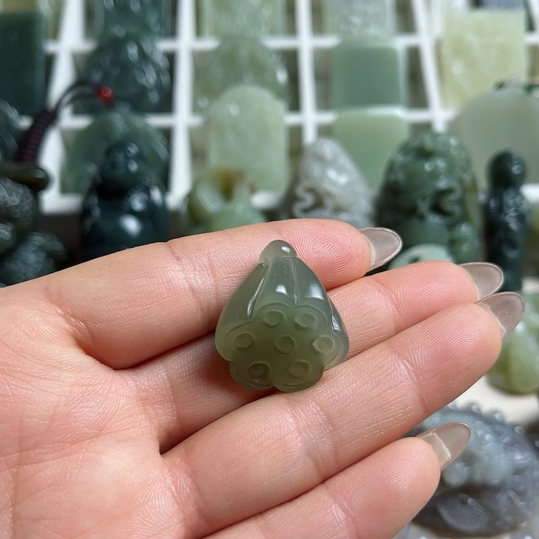 和田玉未镶嵌挂件