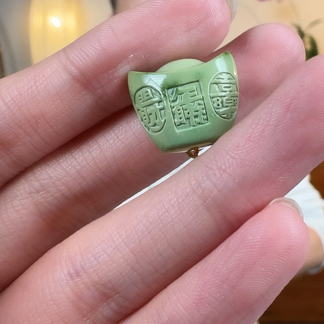 绿松石未镶嵌挂件