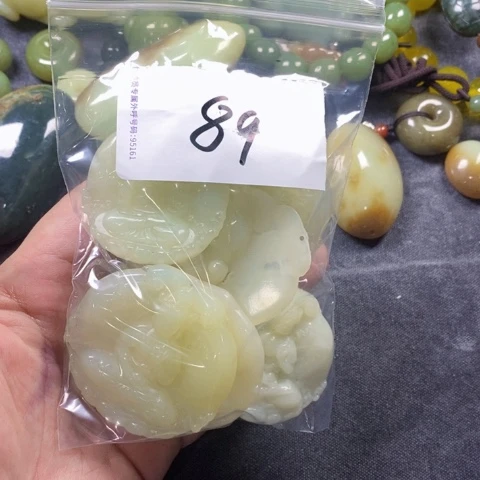 未镶嵌蛇纹石玉手链大****矜