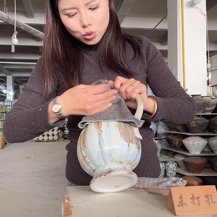 景德镇陶瓷花瓶工厂