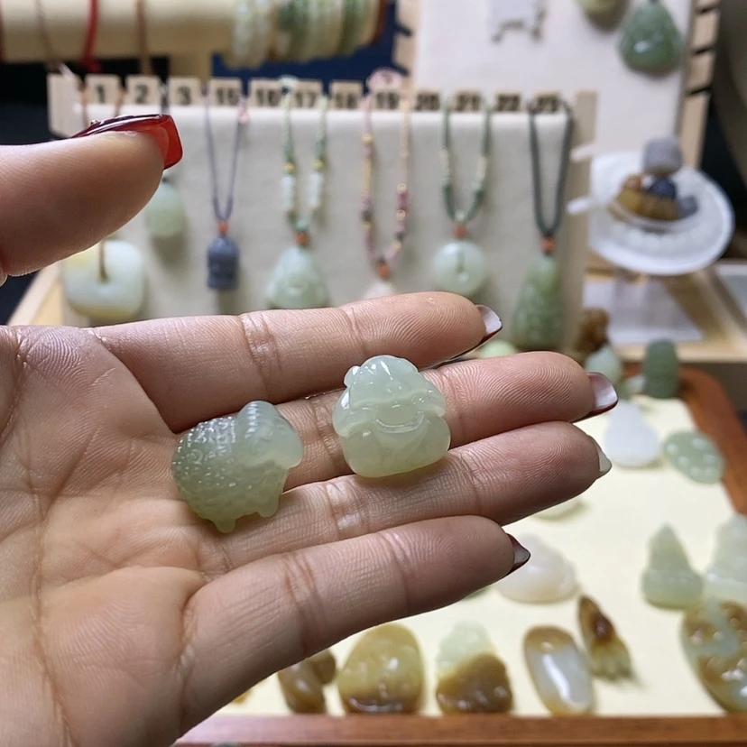 【闪购商品】和田玉颈饰未镶嵌囡*