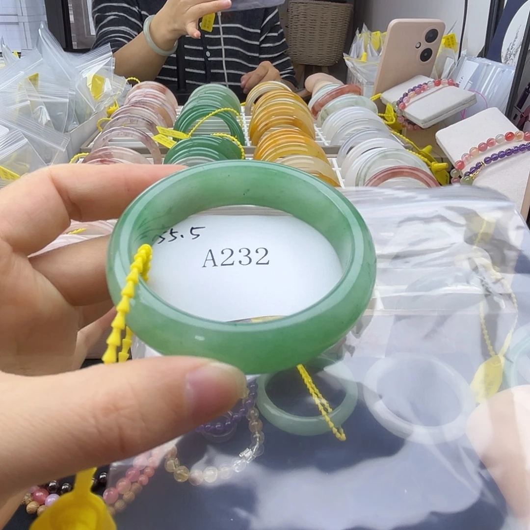 石英质玉未镶嵌手镯