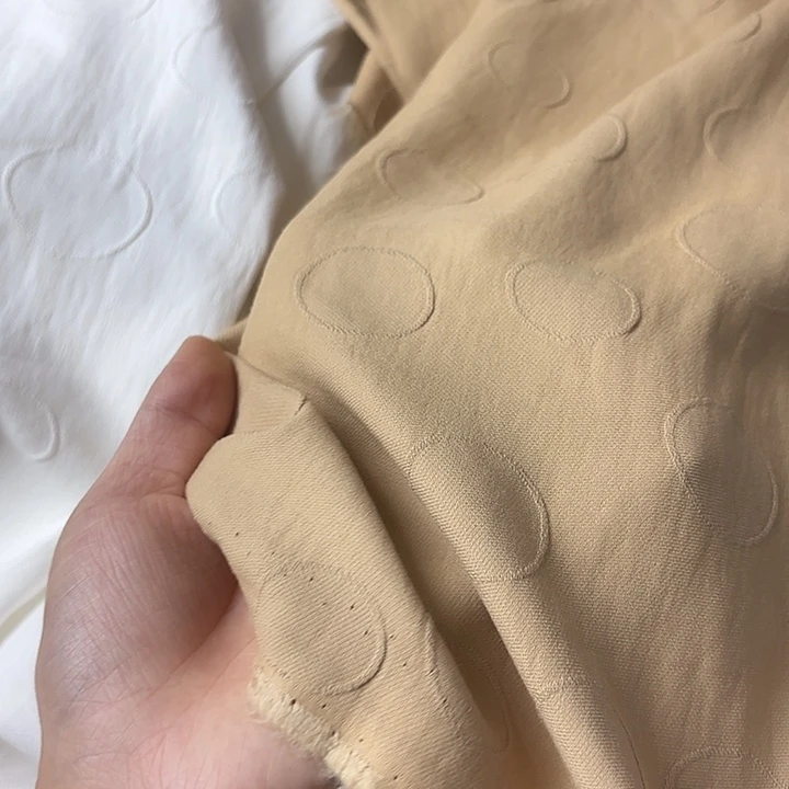 卡其色提花2米。