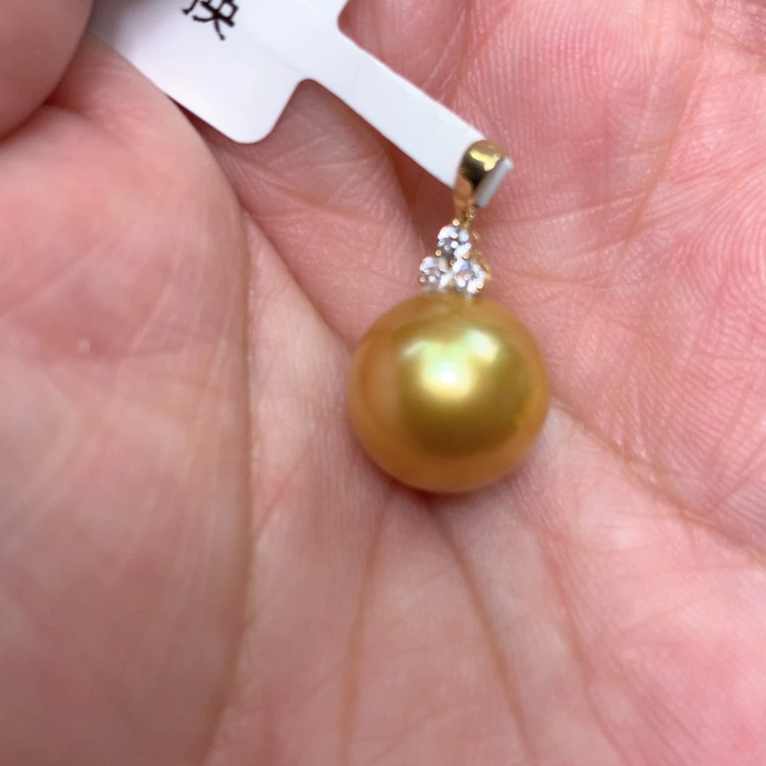 颈饰18K金镶嵌海水珍珠
