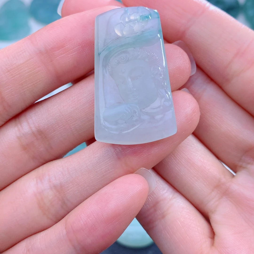 颈饰未镶嵌翡翠佛光天下