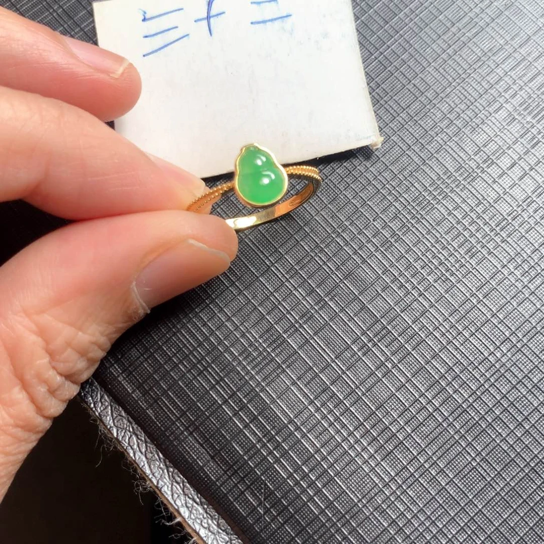 颈饰18K金镶嵌翡翠翡翠