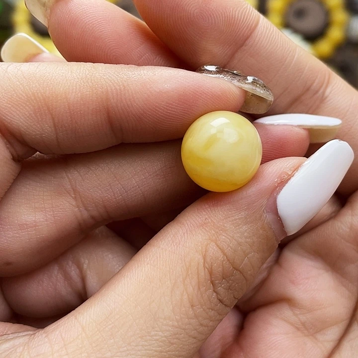 琥珀裸石未镶嵌单珠尺寸13.6mm带粉点