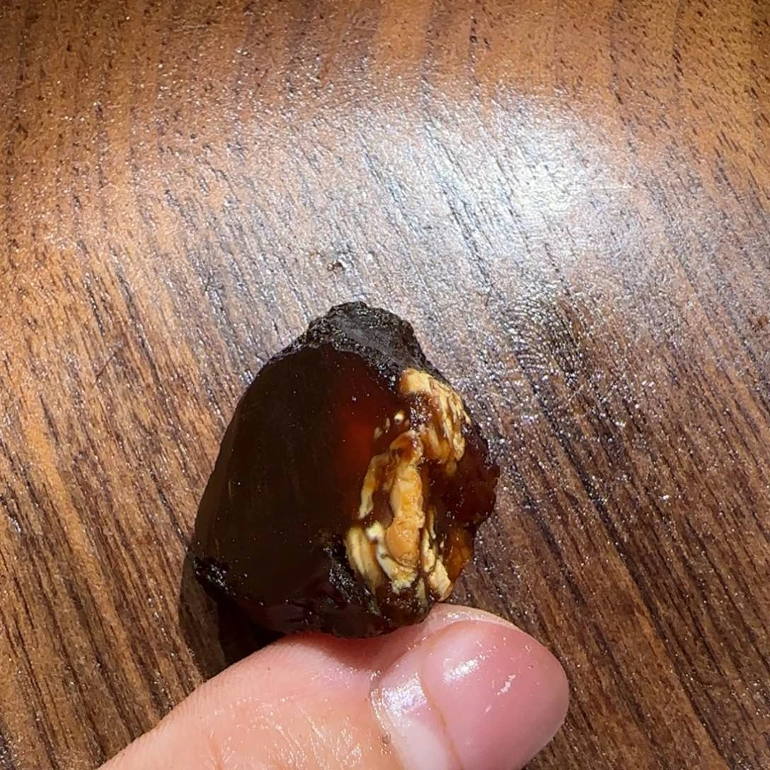 定制琥珀未镶嵌找****的专属定制