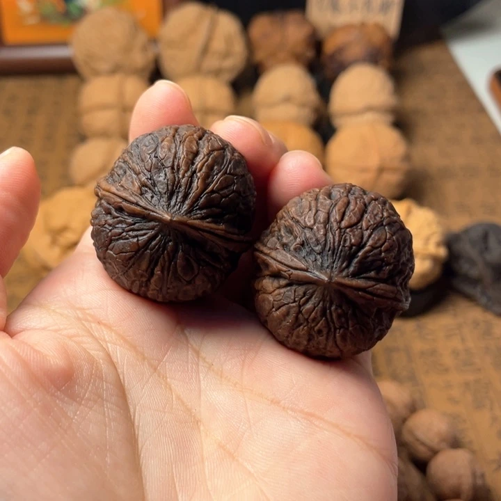 皓***山云南野生铁核桃编号35