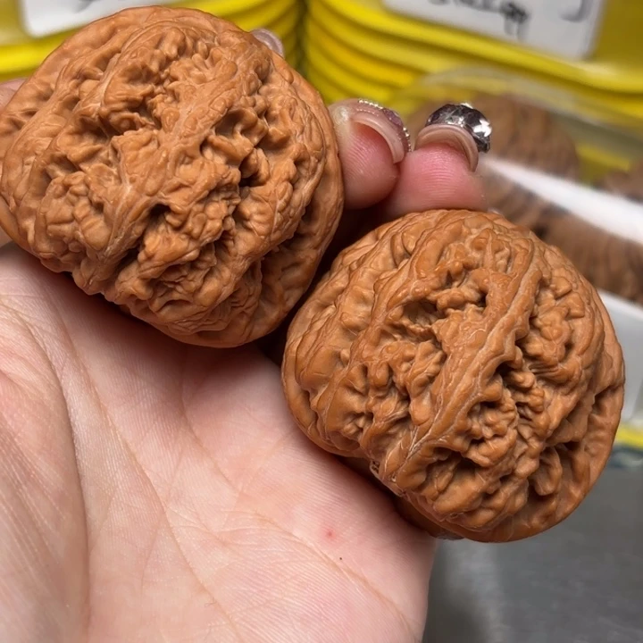 文玩核桃吊坠47-31218-02