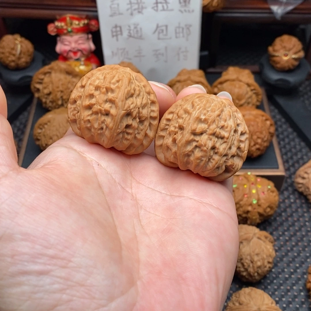 文玩核桃把件边肚39尺全品白狮子