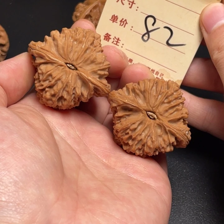 文玩核桃把件南疆石44尺打底发82