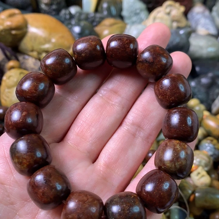 未镶嵌岫岩河磨玉（透闪石质玉）挂件郑*康