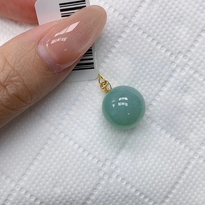 颈饰18K金镶嵌翡翠