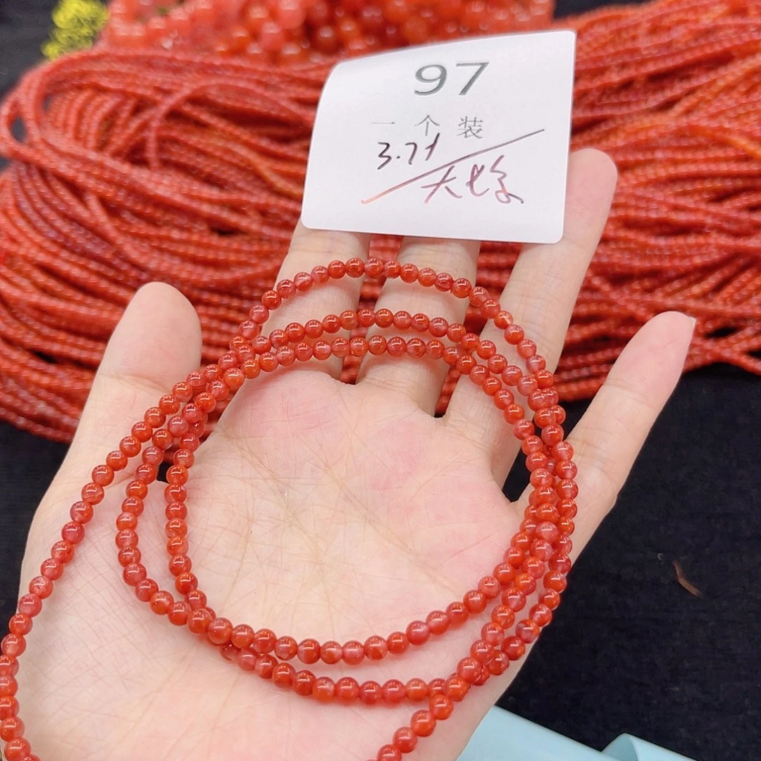 南红玛瑙未镶嵌珠宝半成品97 。