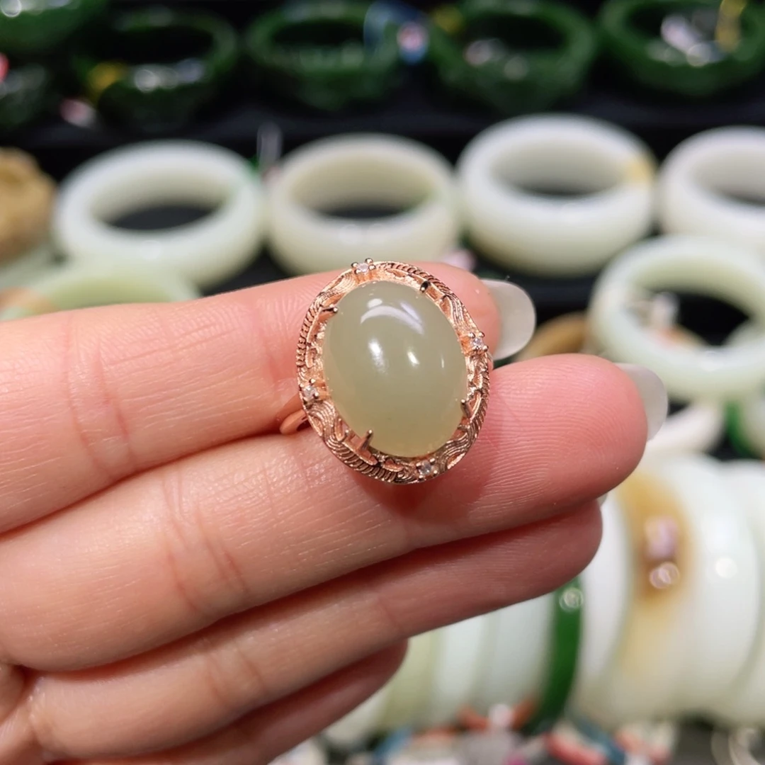 未镶嵌戒指和田玉