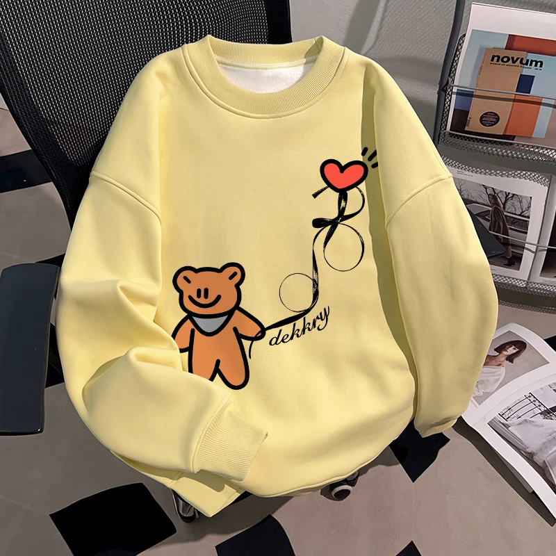 Dekkry秋冬流行奶黄色圆领卫衣男女卡通爱心小熊印花套头加绒上衣