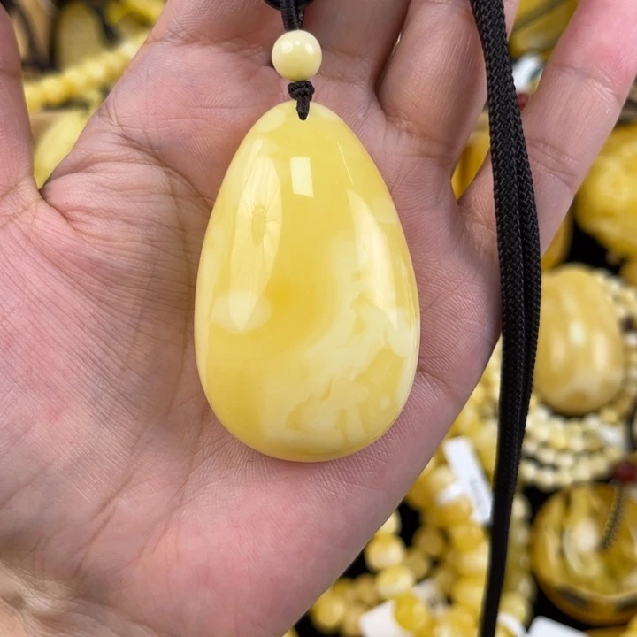 未镶嵌琥珀珠宝奇石琥珀，