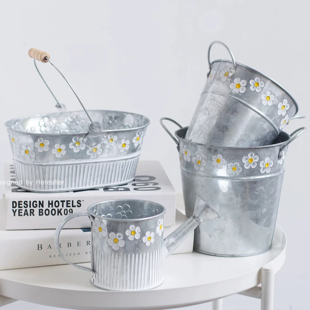 北欧简约做旧浮雕花复古铁皮桶杂货花园原色铁艺花筒花艺造型资材