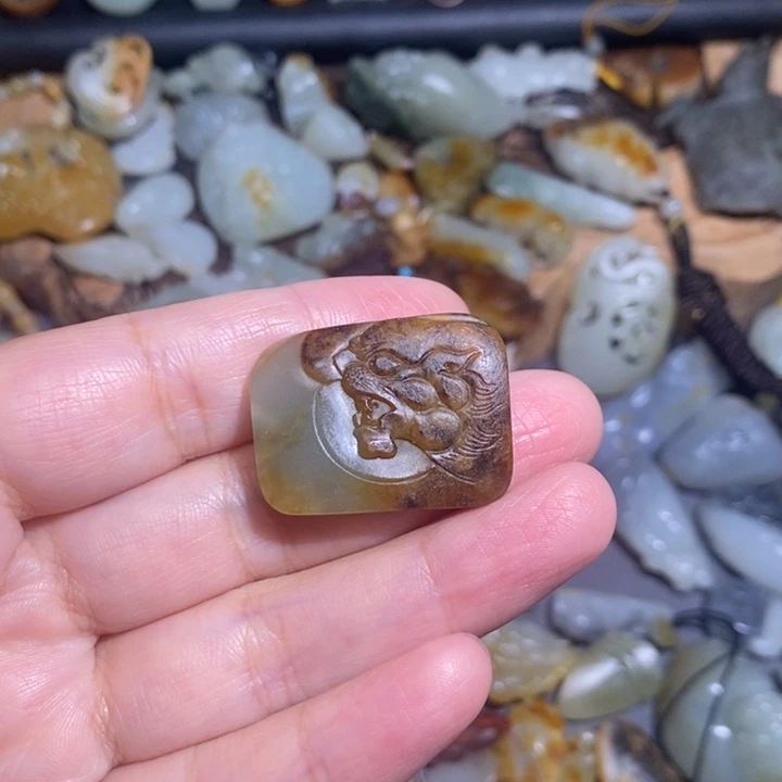 凡***尘和田玉未镶嵌颈饰