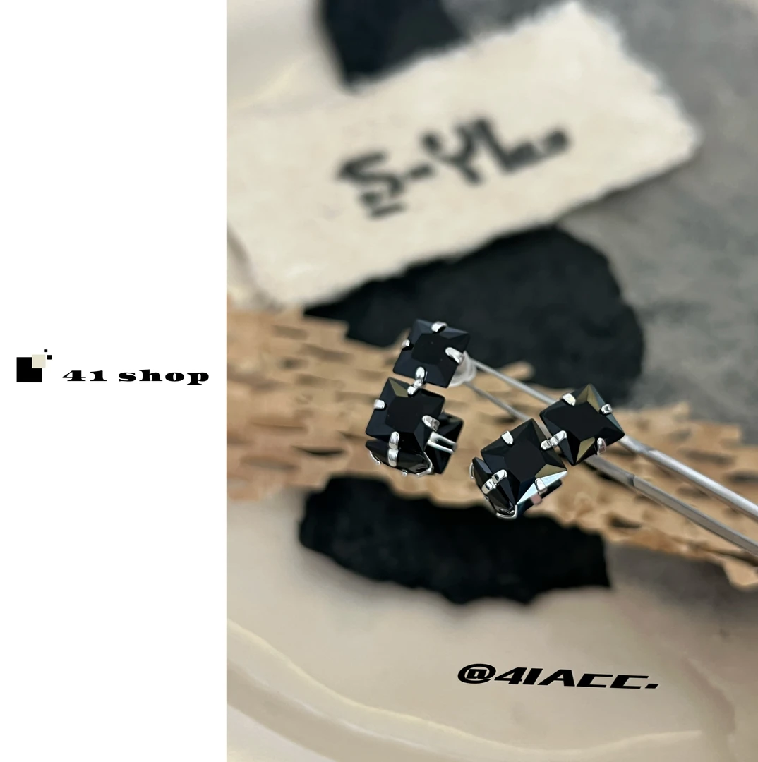铜合金合成锆石耳饰 B-1ins风黑色方锆石L型耳钉耳饰