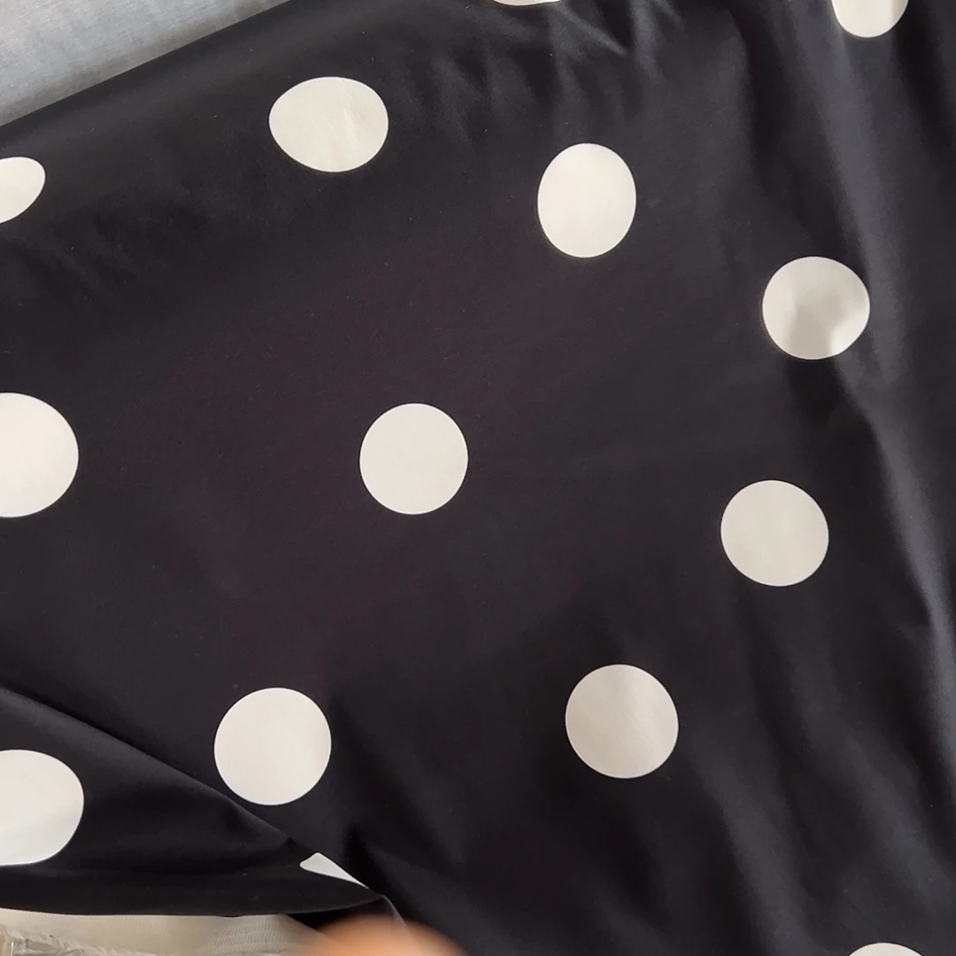 棉一米价港货纯棉微弹贡缎黑色1.4米宽果子对面