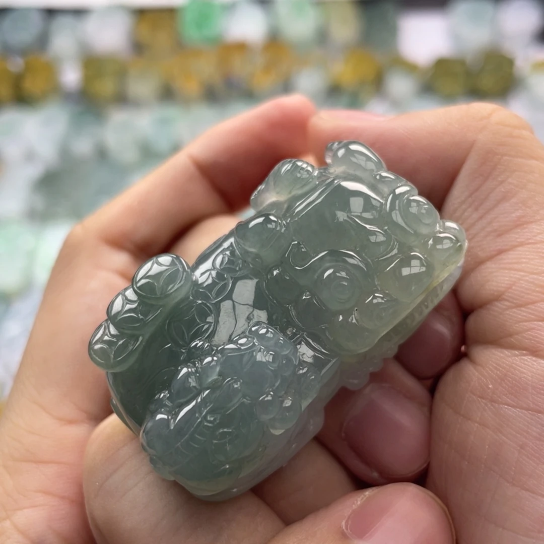 翡翠未镶嵌颈饰貔貅31