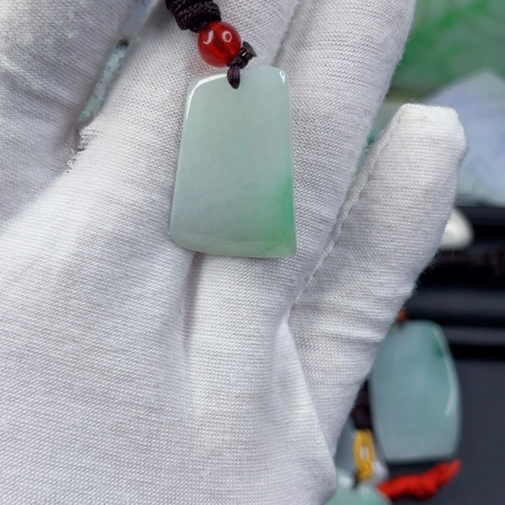 翡翠未镶嵌挂件片料