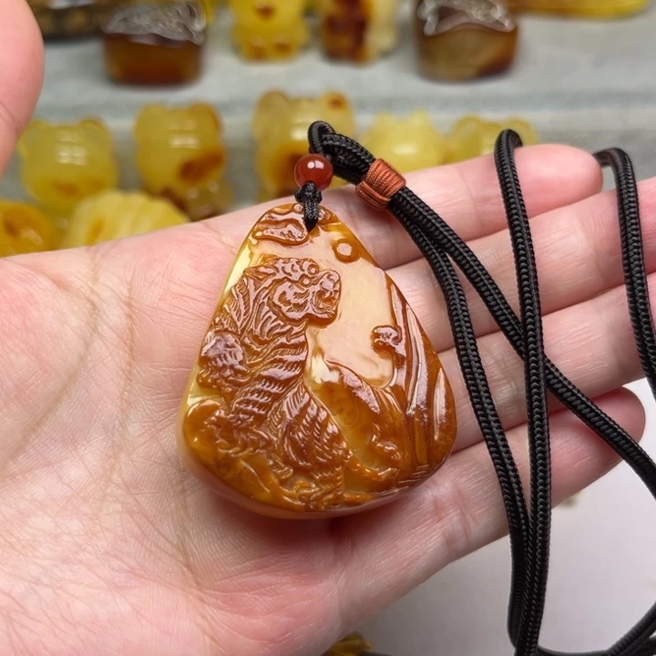 未镶嵌颈饰琥珀琥珀蜜蜡