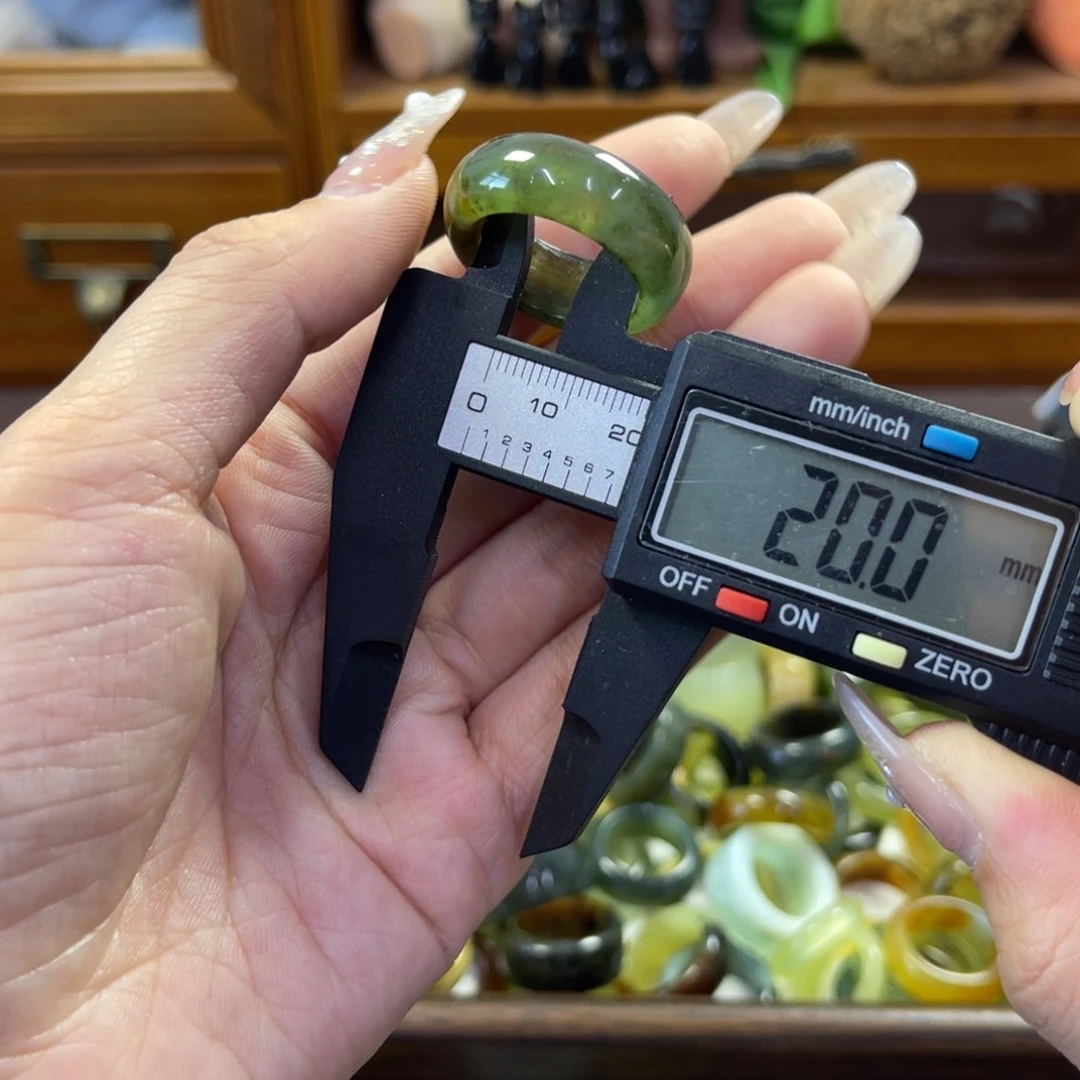 蛇纹石玉未镶嵌手镯瑕疵92