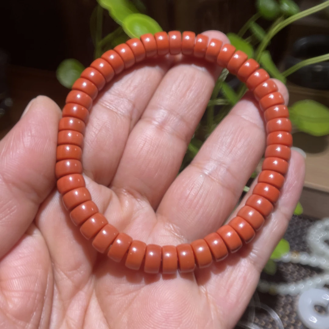 宝山南红手链直切7毫米。