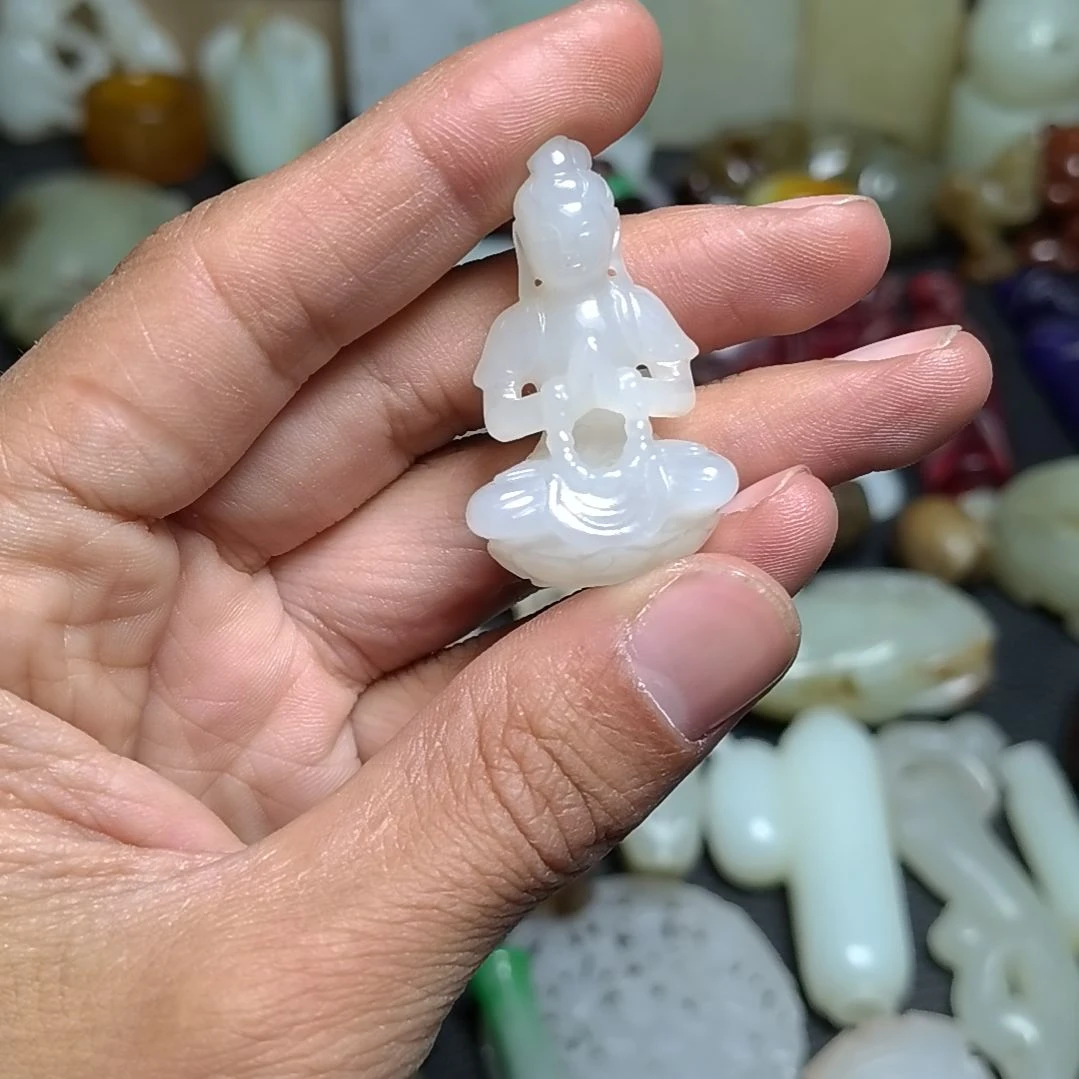 和田玉（糖玉）未镶嵌颈饰