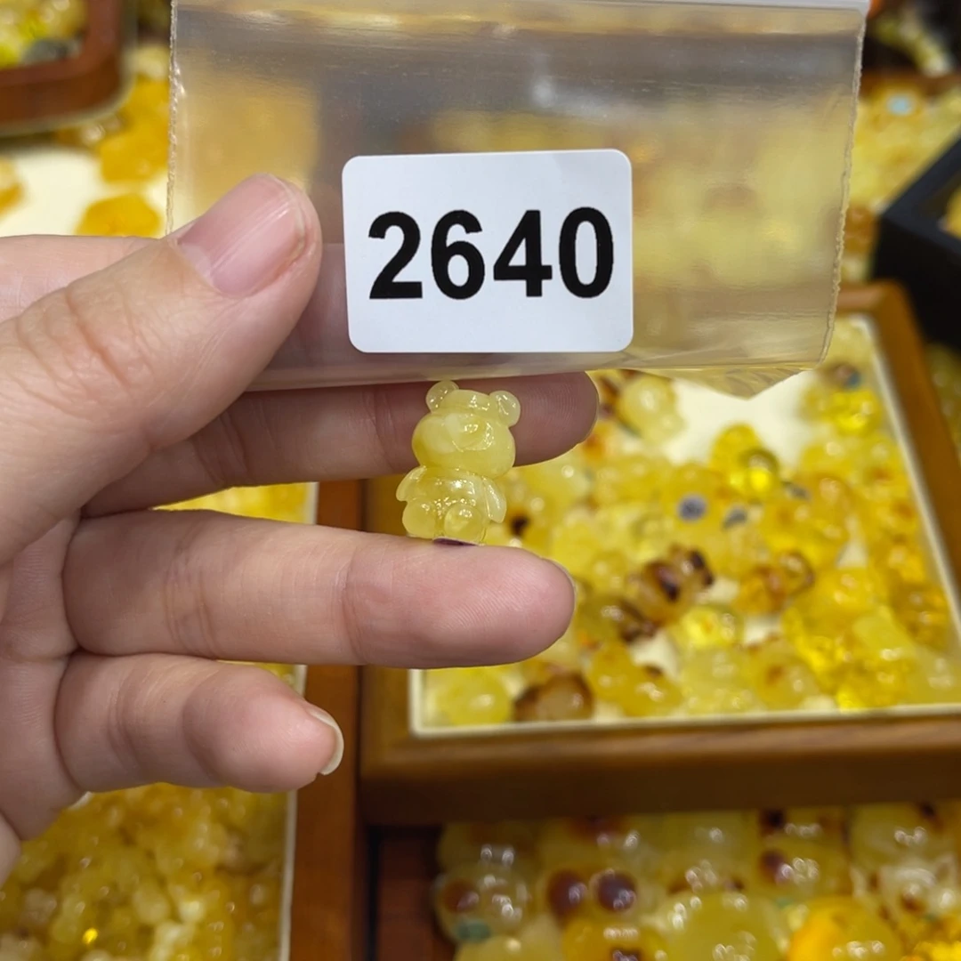 琥珀珠宝奇石未镶嵌