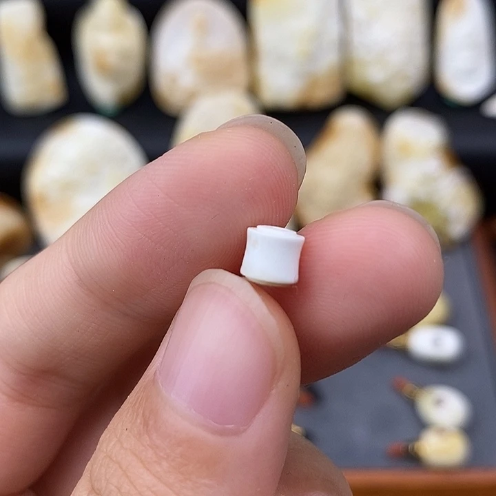 未镶嵌琥珀裸石5瓷白线束a45