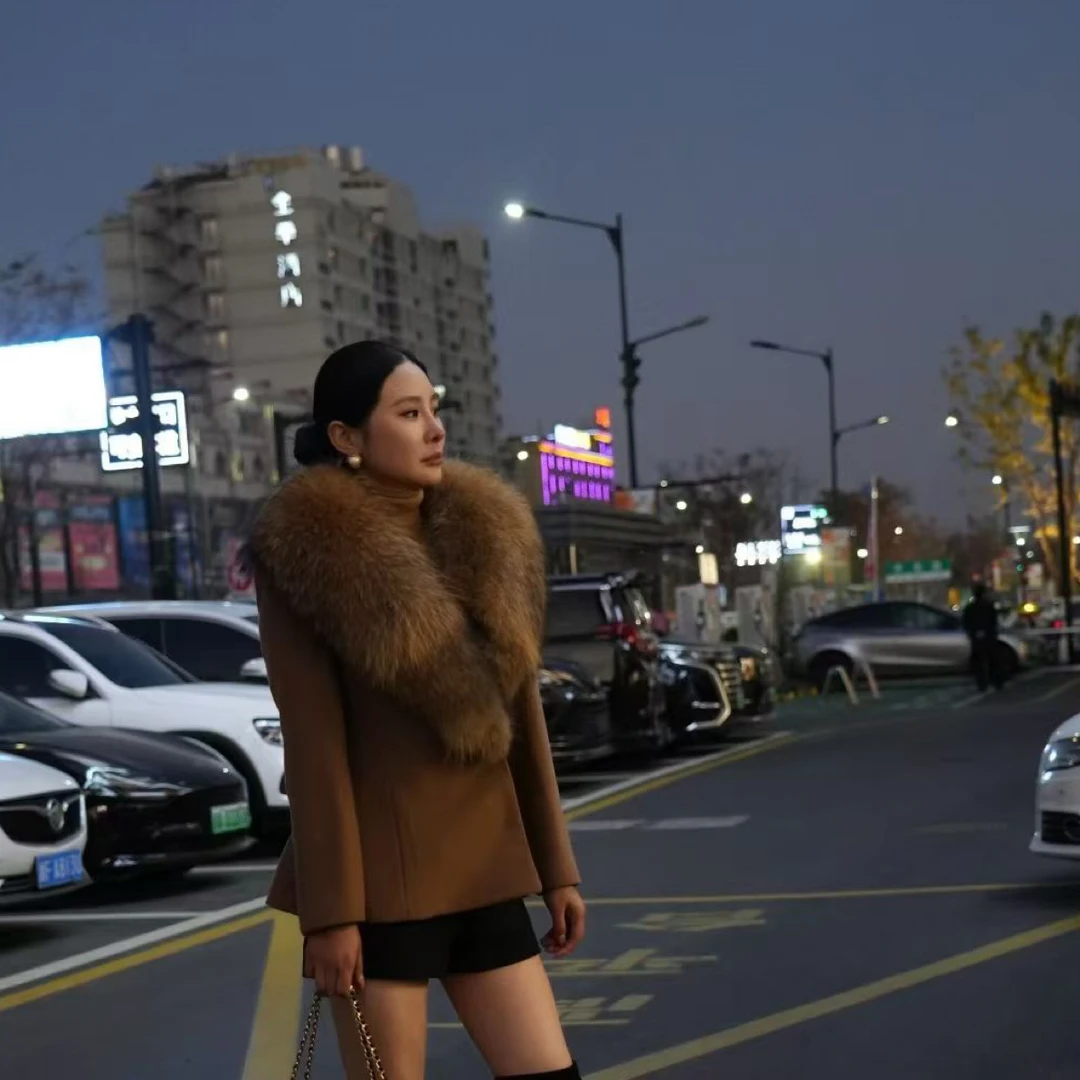 狐狸毛领羊绒外套