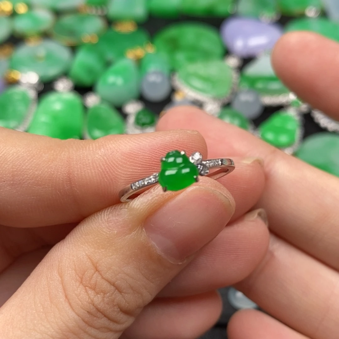 N***a翡翠18K金镶嵌戒指翡翠