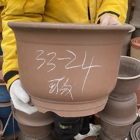 紫砂中国宜兴紫砂花盆，
