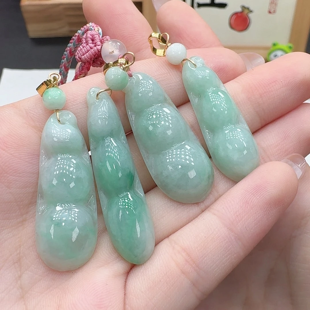 翡翠未镶嵌颈饰多样性发其一