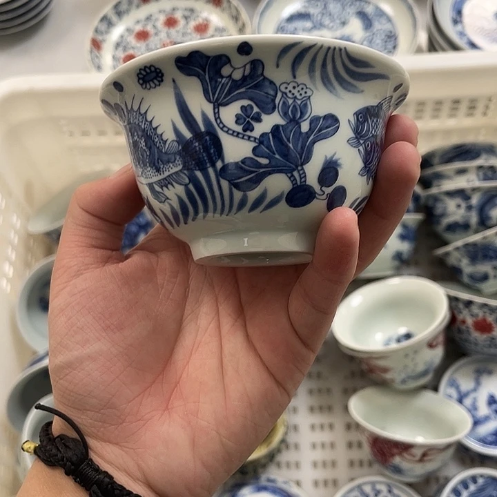 瓷片景德镇青花鱼藻纹主人杯