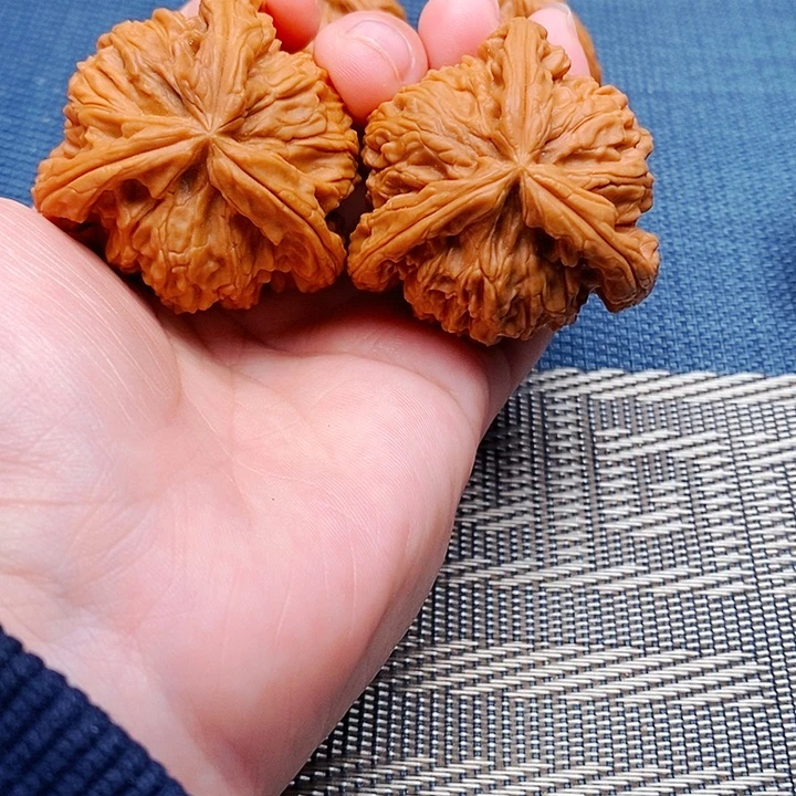 心***硬文玩核桃吊坠三棱