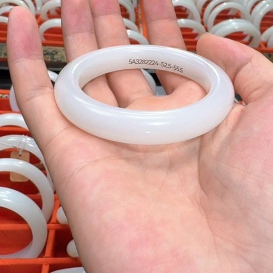 和田玉（糖玉）手镯未镶嵌