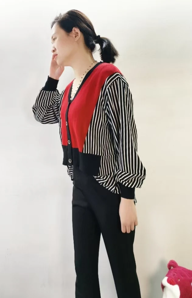 W31 春款针织拼接衫