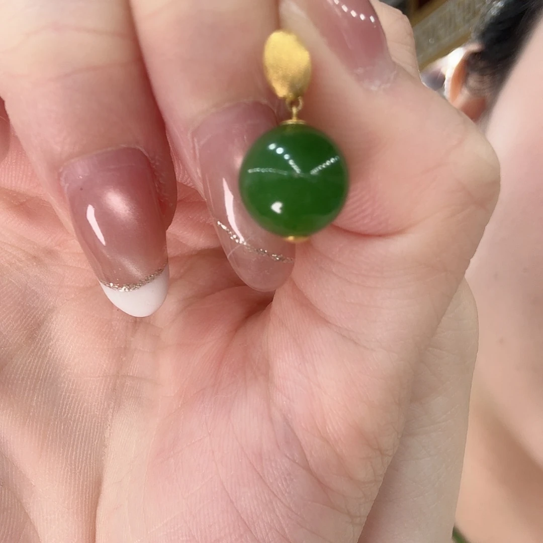 和田玉18K金镶嵌耳饰