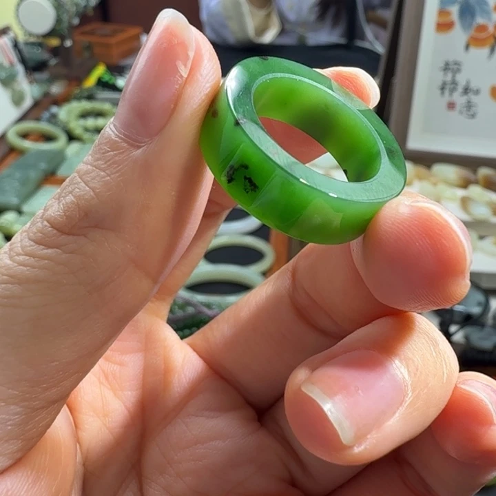 和田玉（碧玉）未镶嵌颈饰戒指，内径16.9mm