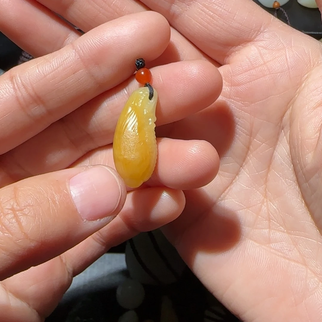 和田玉颈饰未镶嵌尽*