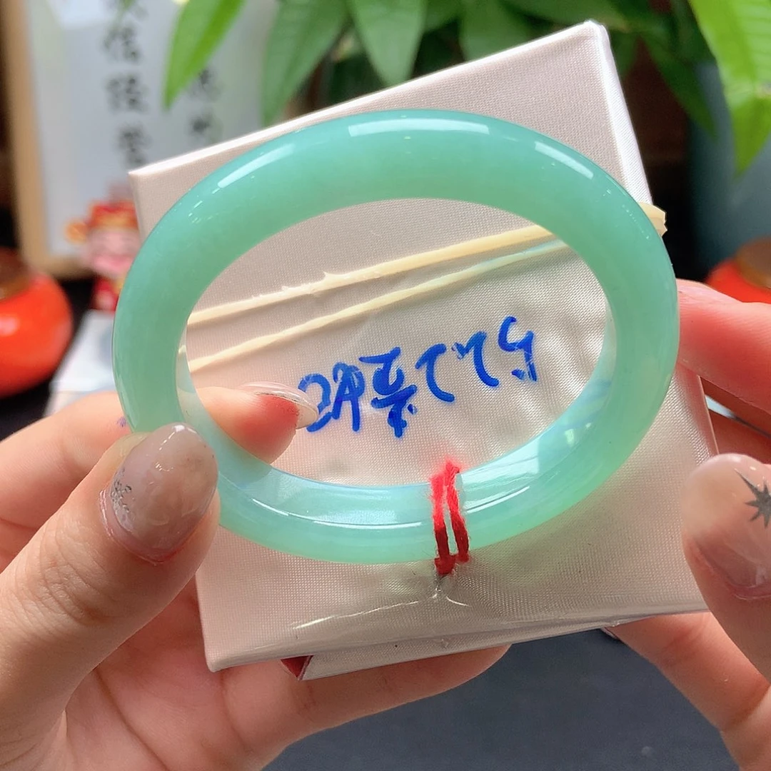 翡翠未镶嵌手镯52.5贵妃甜果绿63号