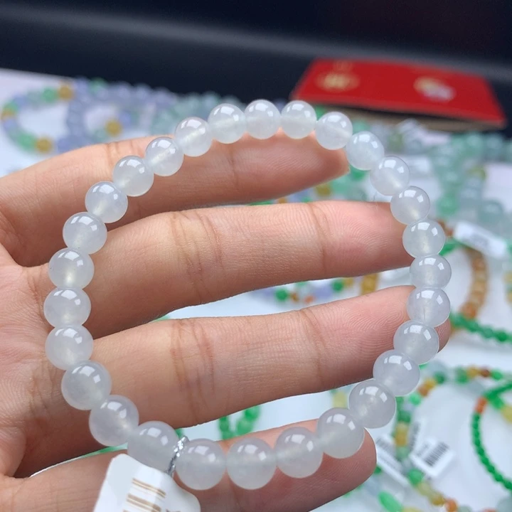 翡翠手镯未镶嵌卡